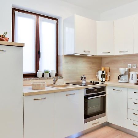 Apartments Villa Rosi อูมัค ภายนอก รูปภาพ