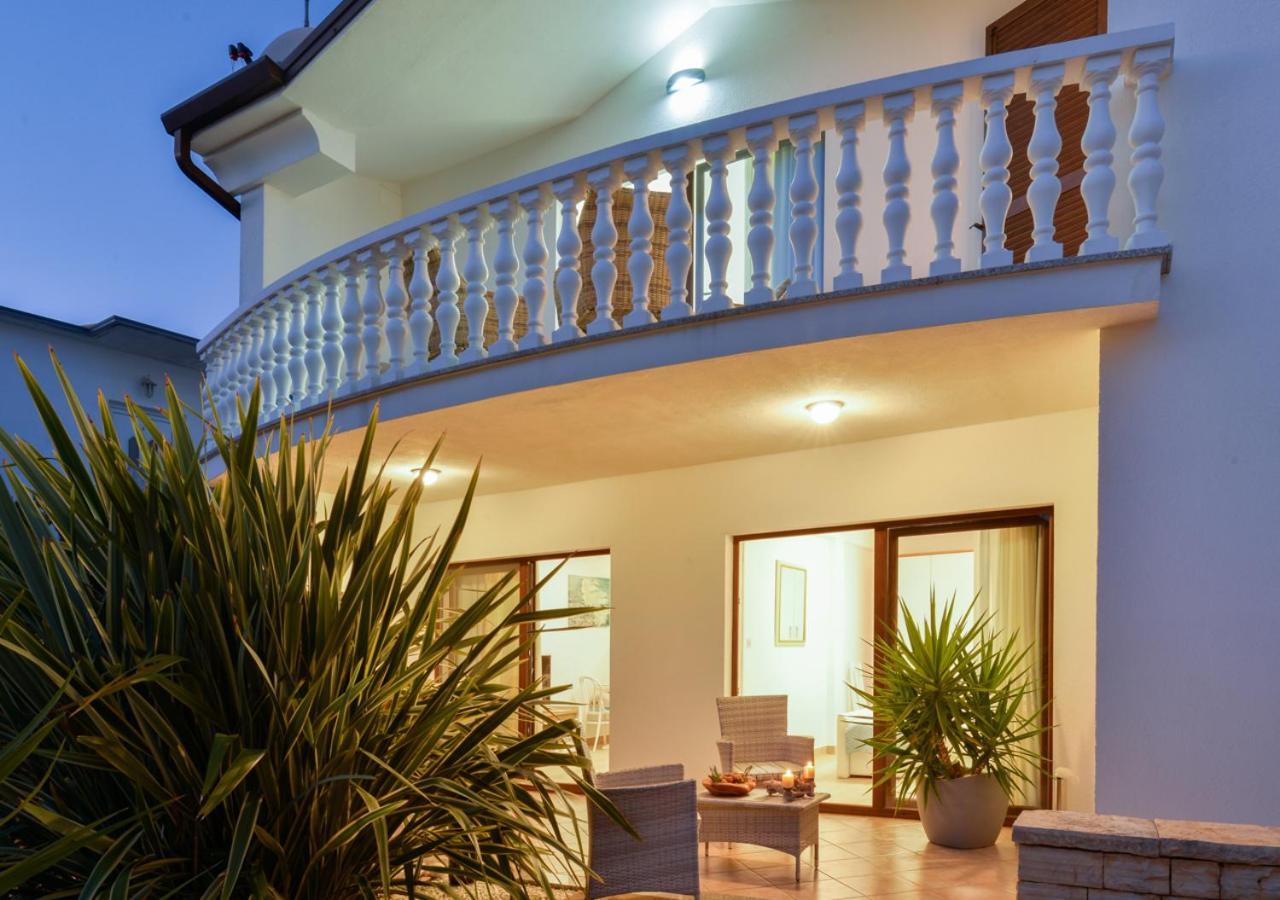 Apartments Villa Rosi อูมัค ภายนอก รูปภาพ