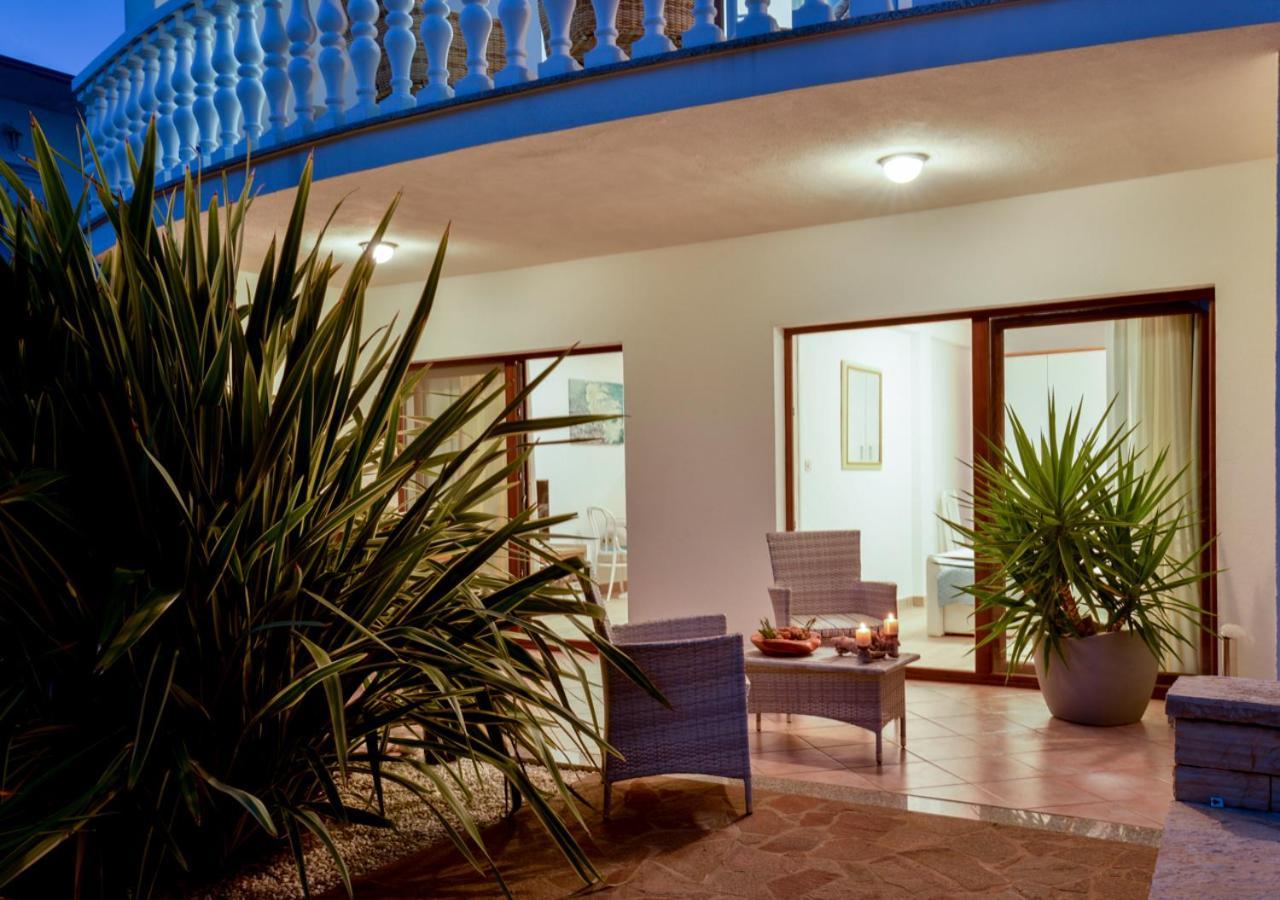 Apartments Villa Rosi อูมัค ภายนอก รูปภาพ