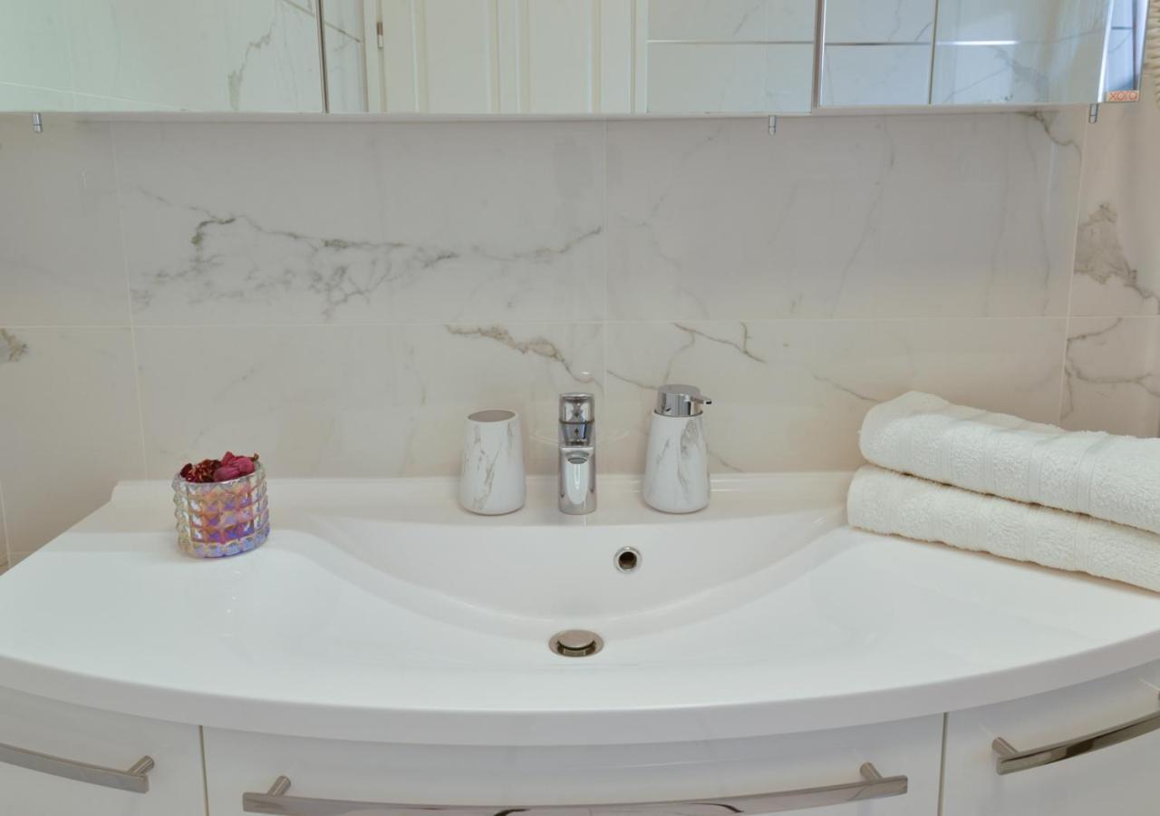 Apartments Villa Rosi อูมัค ภายนอก รูปภาพ