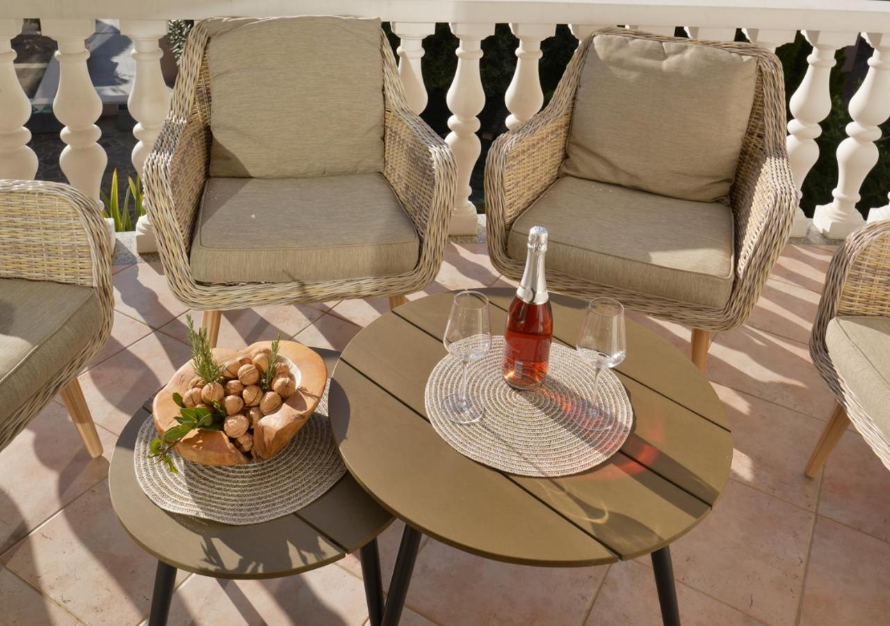 Apartments Villa Rosi อูมัค ภายนอก รูปภาพ
