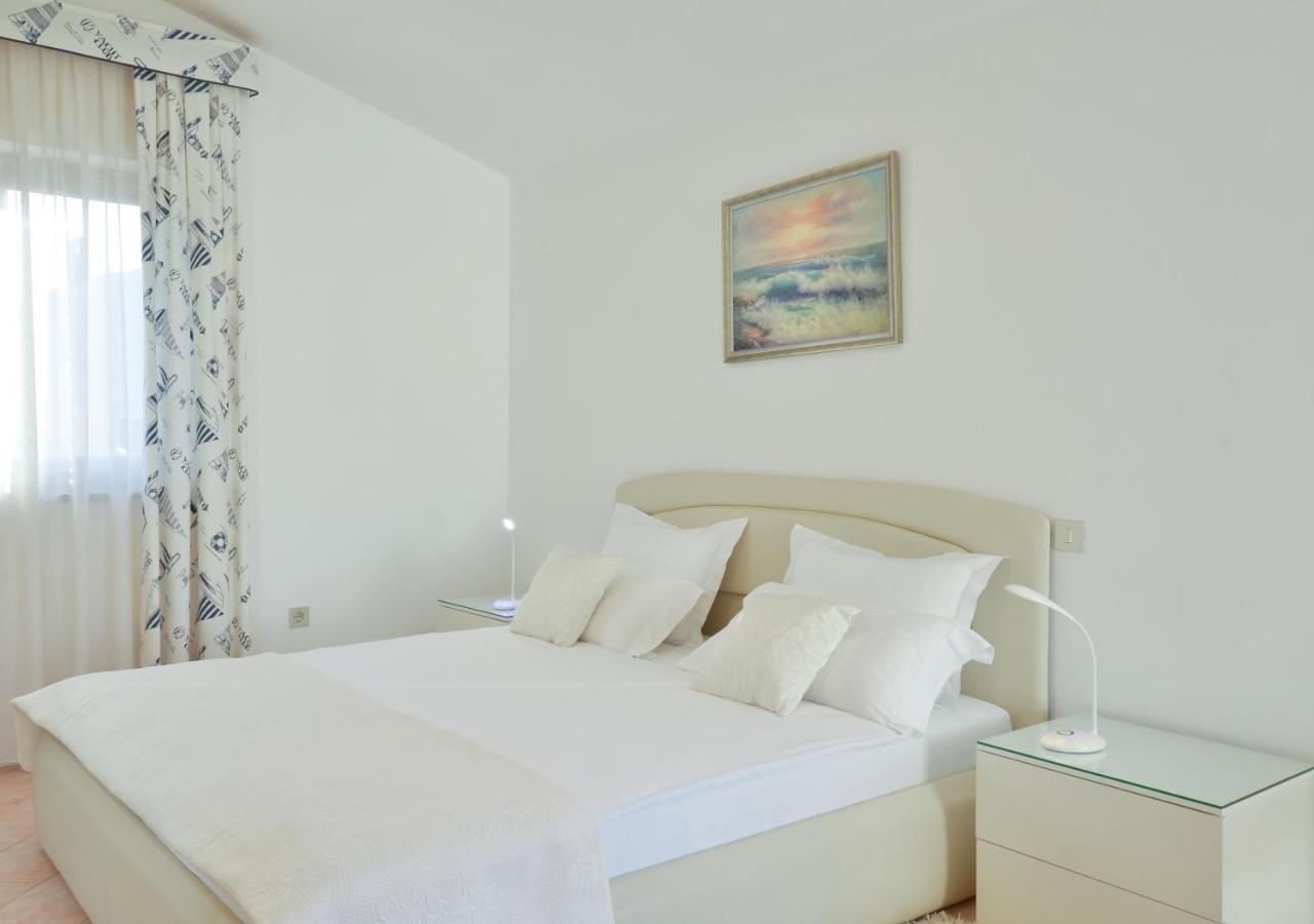 Apartments Villa Rosi อูมัค ภายนอก รูปภาพ